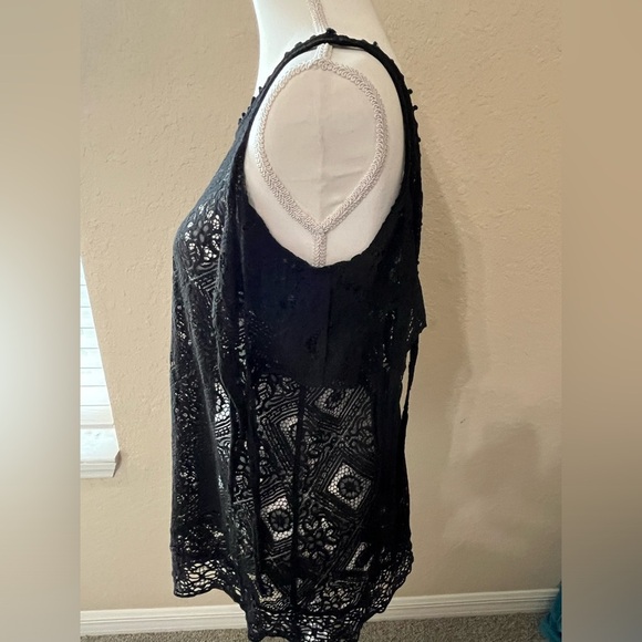 Free People ‘Geo Sands’ Cold Shoulder Lace Top - Picture 6 of 10